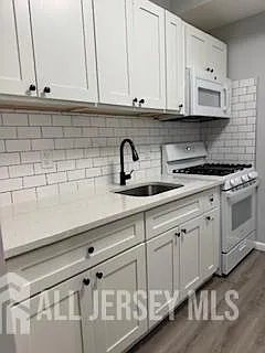 1 bed, 1.0 bath, $1,800 — Photo 4