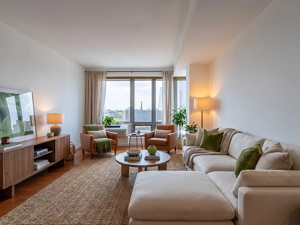 549 Borden Ave #8J