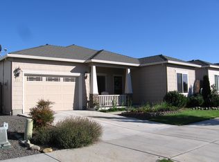 859 S Haskell St, Central Point, OR 97502