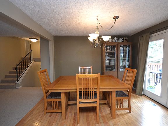 4th image of 11308 NE Sylvan Ter