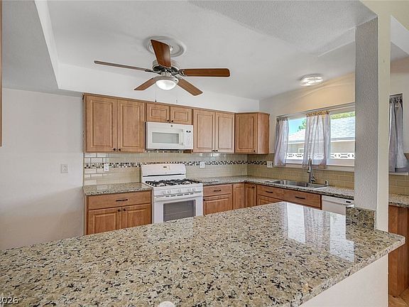 5th image of 4383 Del Santos Dr
