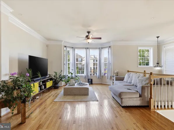 20925 Houseman Ter, Ashburn, VA 20148