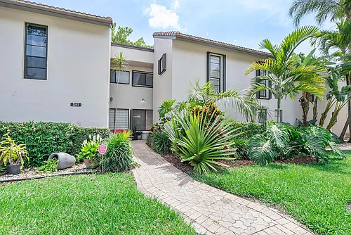 9717 N New River Canal Rd #409 Photo 1