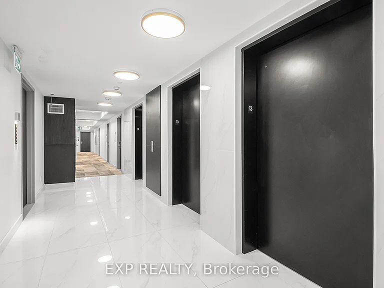 180 George St #1301 — Photo 4