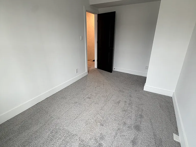 710 N Luzerne Ave — Photo 15