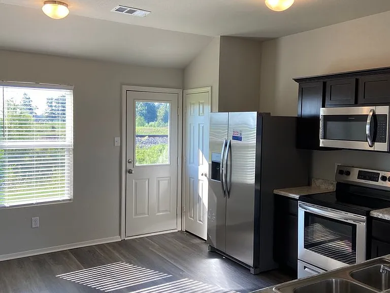 108 Ellis Dr — Photo 5