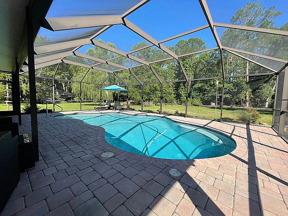 4th image of 2558 Pheasant Ct W