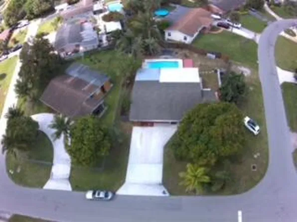 749 Snead Circle, West Palm Beach, FL 33413
