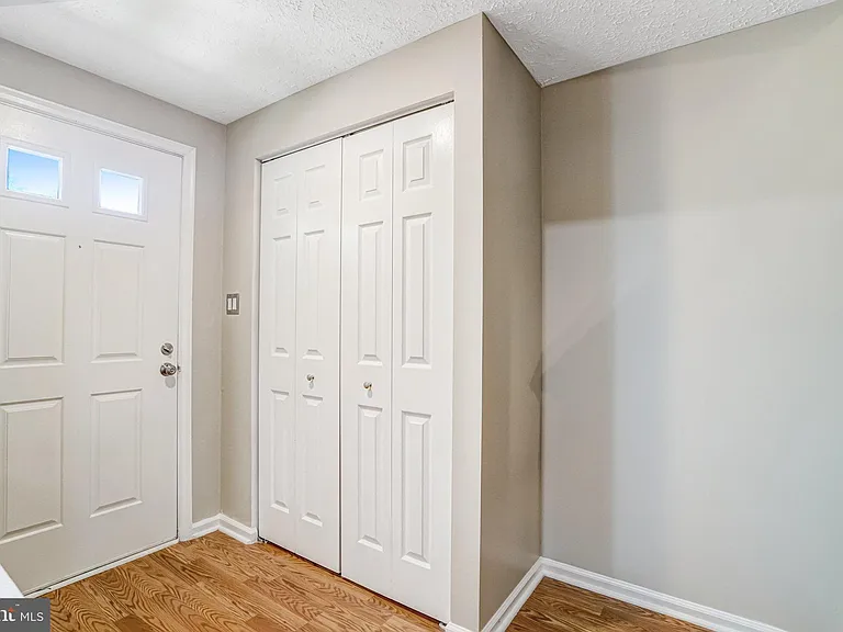 8525 Koluder Ct — Photo 9