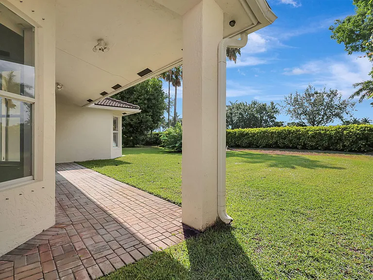 4190 Bahia Isle Cir — Photo 46