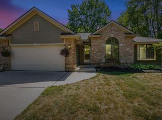 1335 Le Anne Marie Cir, Columbus, OH 43235