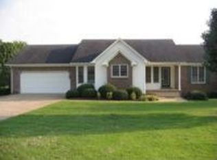 811 Douglas Dr, Lawrenceburg, TN 38464