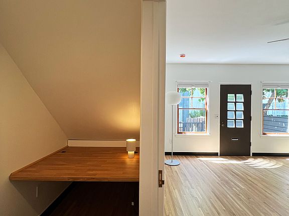 5th image of 240 Columbia Pl