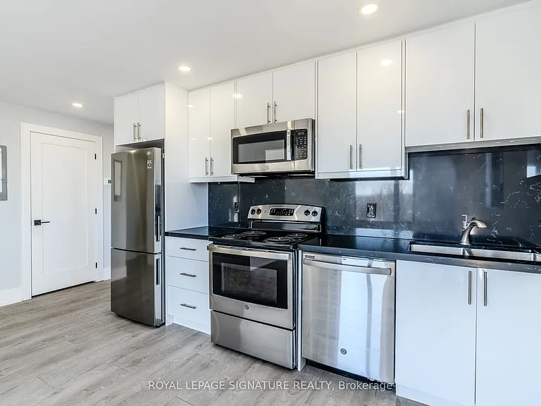 66 John St W #302 — Photo 3