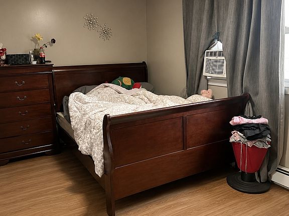 5th image of 105-107 Richmond Ave #1