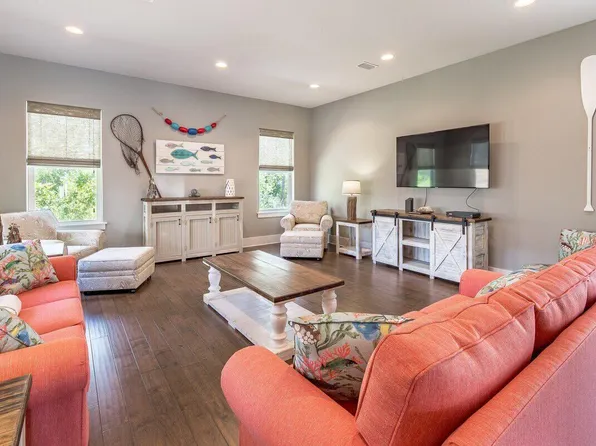77 Mobile St, Miramar Beach, FL 32550