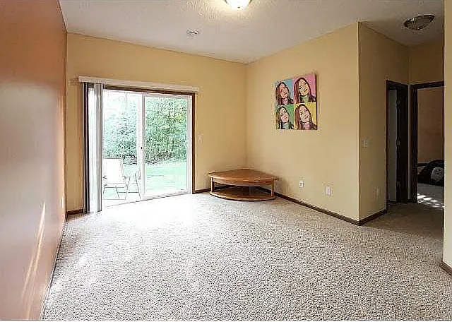 5069 Dunkirk Pl N — Photo 9