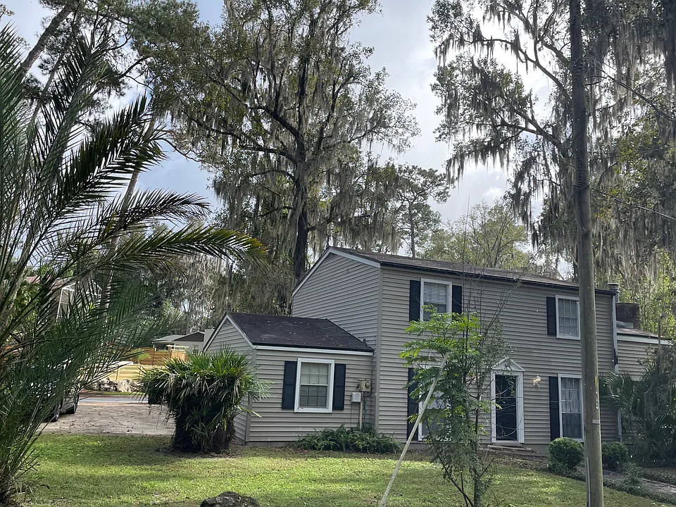 449 SW 28th St