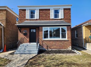 9010 S Ridgeland Ave, Chicago, IL 60617