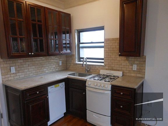 4th image of 294 7th Ave APT 4B