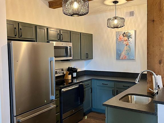 3rd image of 600 E Main St #204