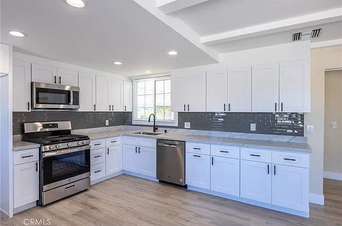15815 Silvergrove Dr — Photo 19