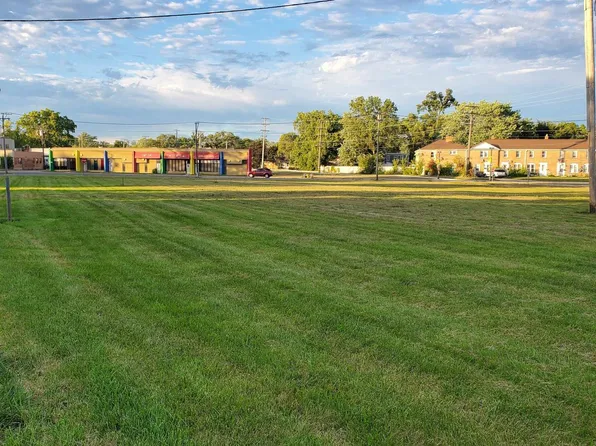 1213 Grand Ave, Waukegan, IL 60085