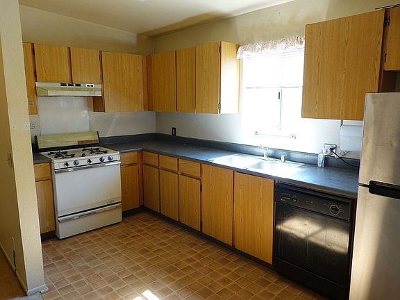 2nd image of 4609 Ellenwood Dr APT 205