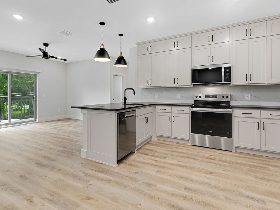 1st image of 408 Foch St #203
