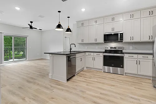 408 Foch St Photo 1