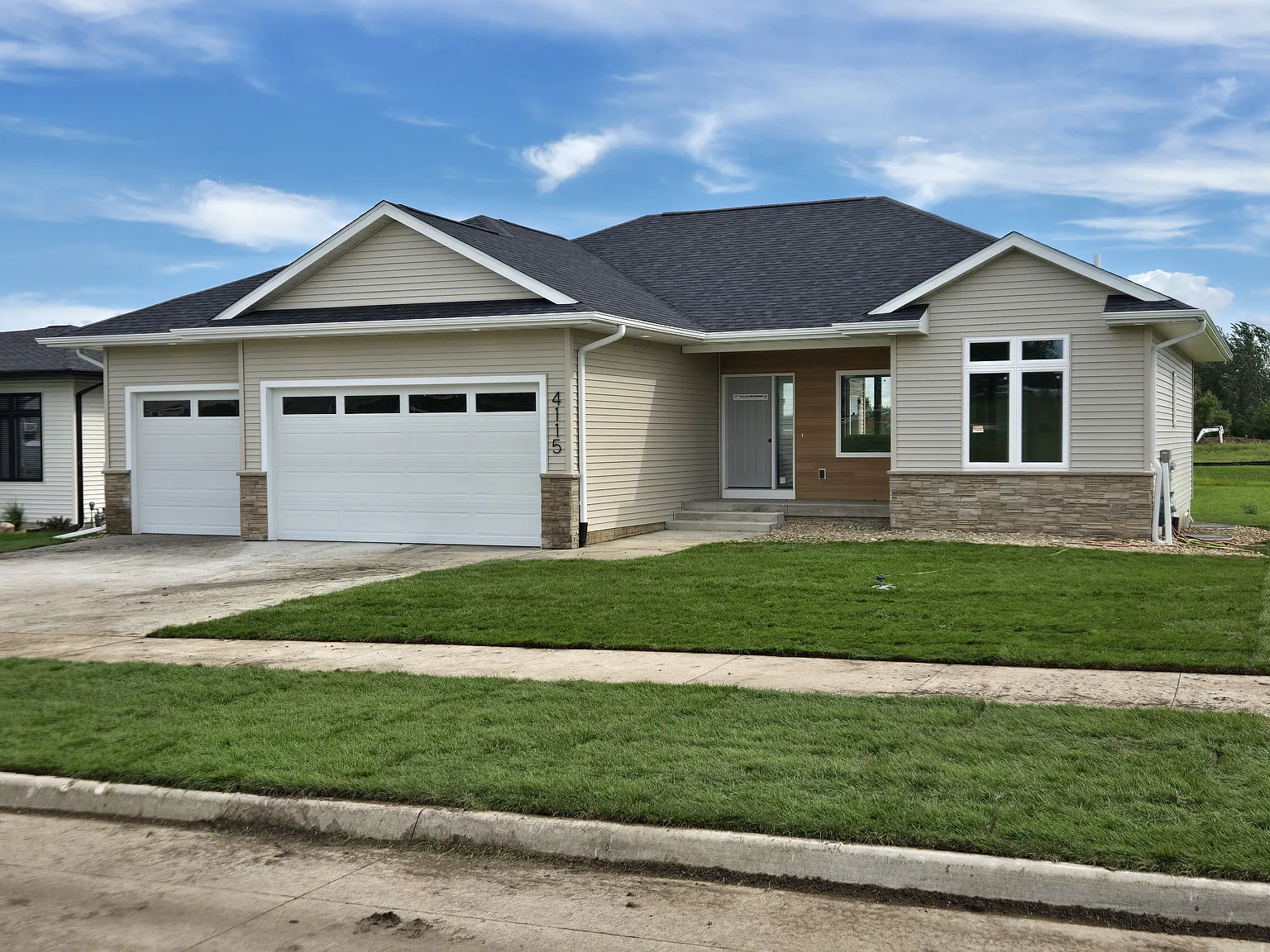4115 Mark Dr — Photo 2