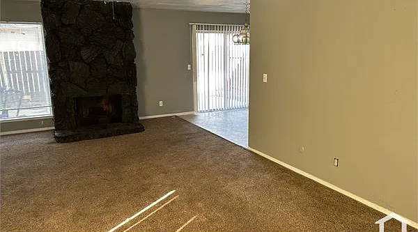 2 bed, 1225 sqft, $1,600 — Photo 3