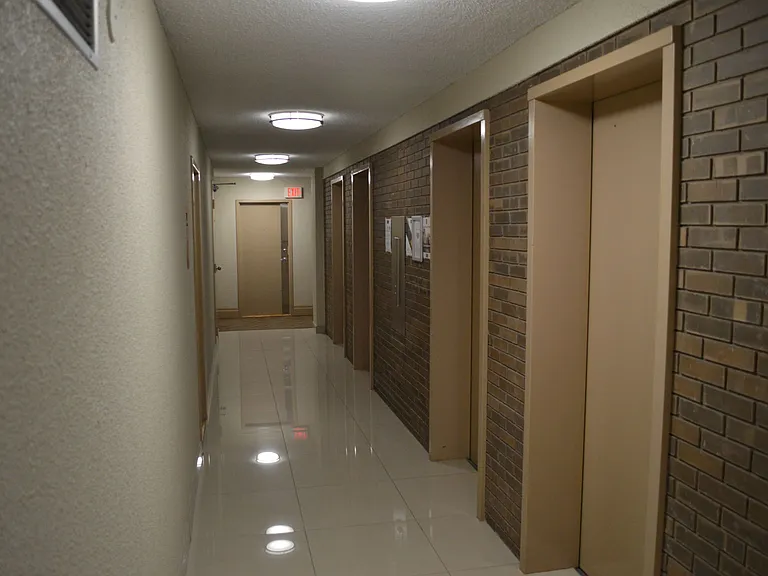 555 Sherbourne St — Photo 7