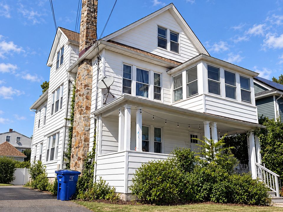 2nd image of 176-178 Manhattan Avenue