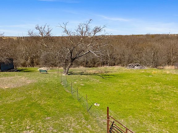 5th image of 14947 Robin Rd