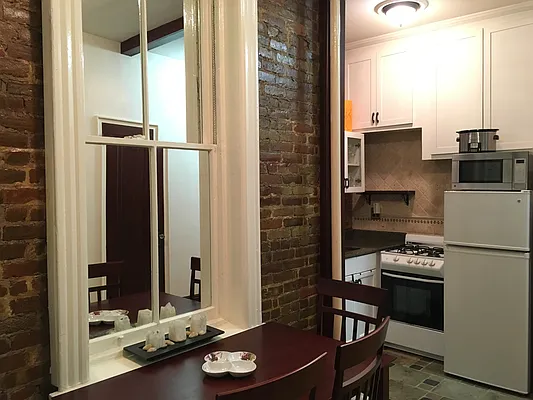 Sold by Barbara Gibek, LREB | media 2