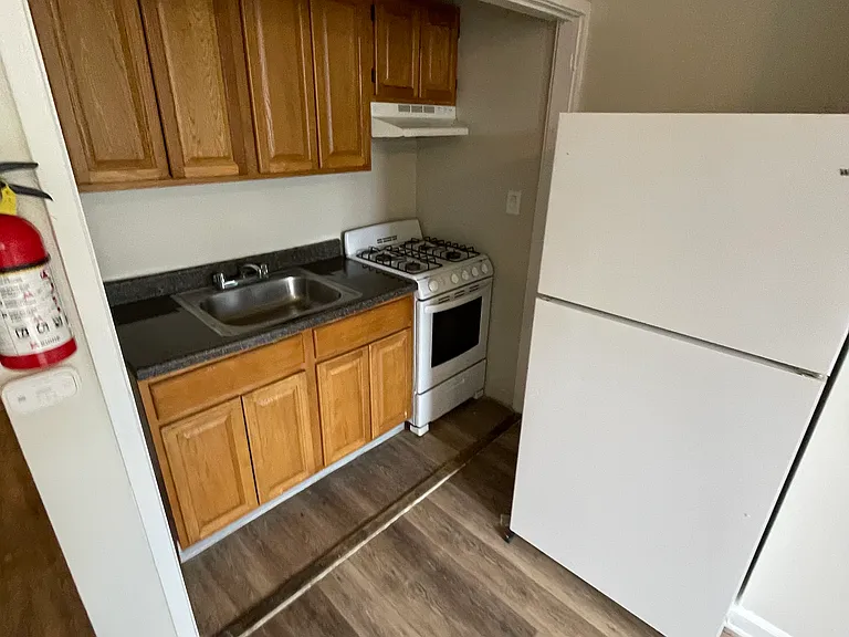 103 Chancellor Ave #A51 — Photo 4