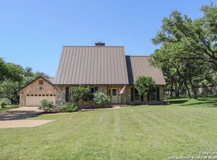 8729 Garden Ridge Dr, Garden Ridge, TX 78266