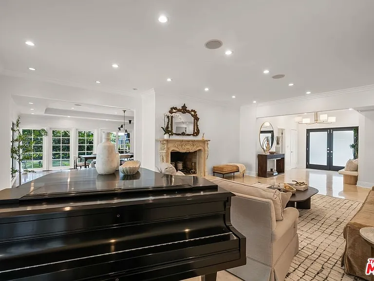 9023 Alto Cedro Dr — Photo 21