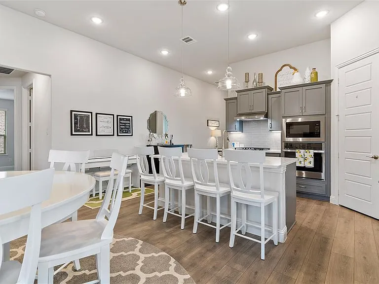 3908 Starlight Creek Dr — Photo 3
