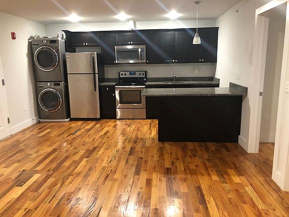 3rd image of 136 Sussex Ave #402
