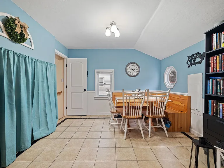 1061 Saint Julian Dr — Photo 12