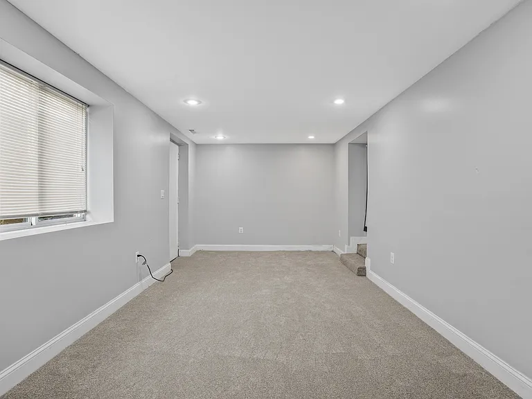 310 Maryland Ave — Photo 41