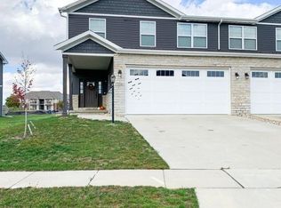 1516 Halo Dr, Mahomet, IL 61853