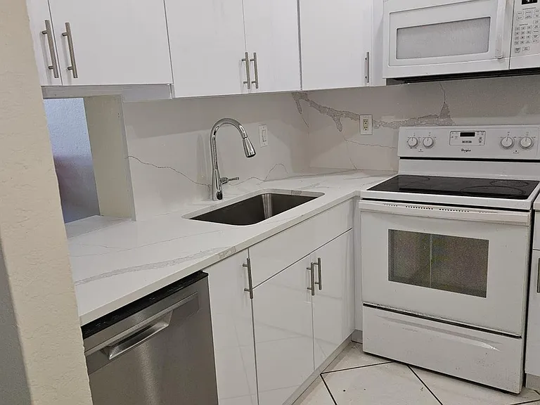 5665 W 20th Ave #413 — Photo 3