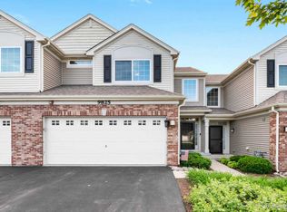 9825 Cummings St, Huntley, IL 60142