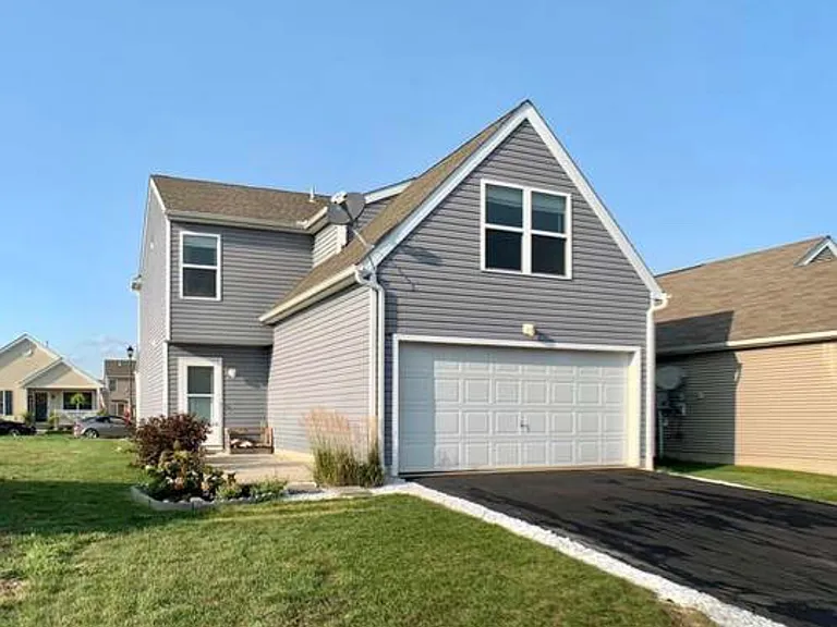 2243 Glasgow Ln — Photo 13