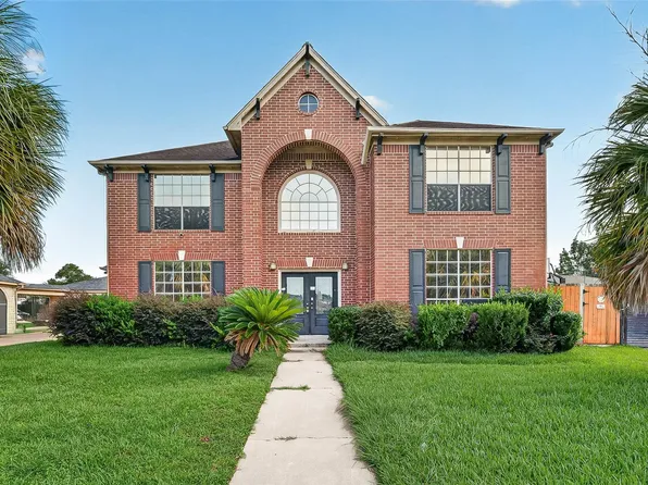 8102 Ashley Circle Dr N, Houston, TX 77071