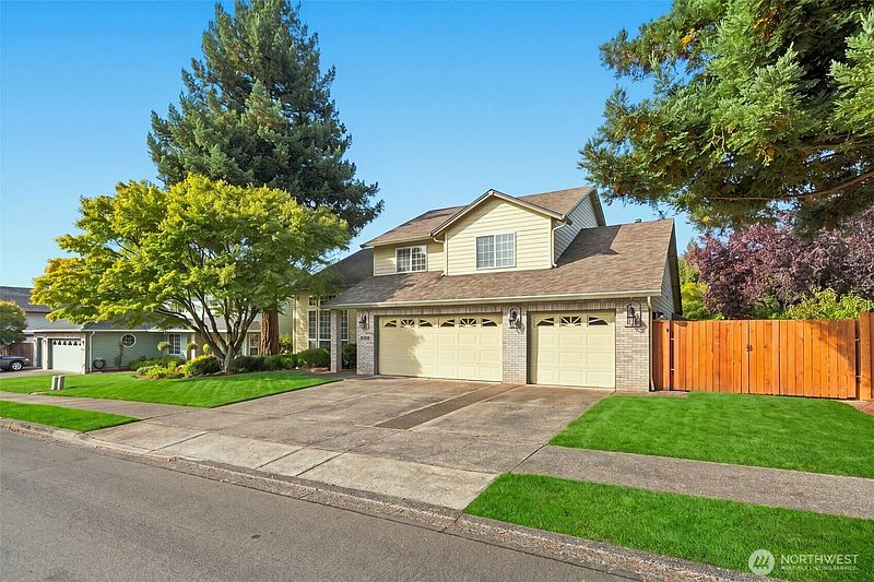 5th image of 2533 NW 45th Avenue