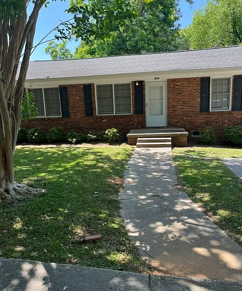 2170 Thompson Ave — Photo 7